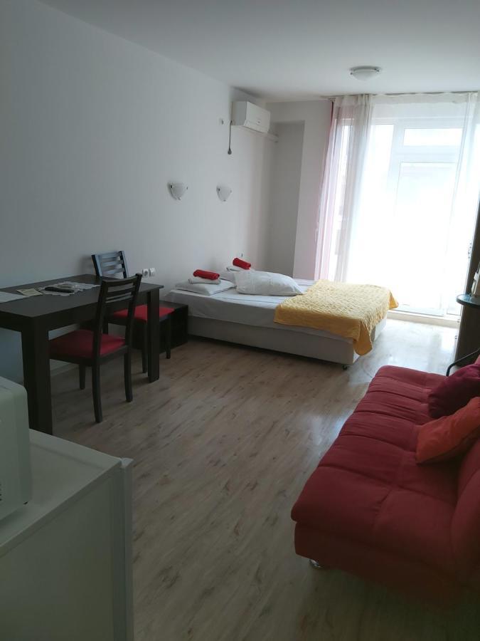Апартамент Жанет Apartment Поморие Екстериор снимка