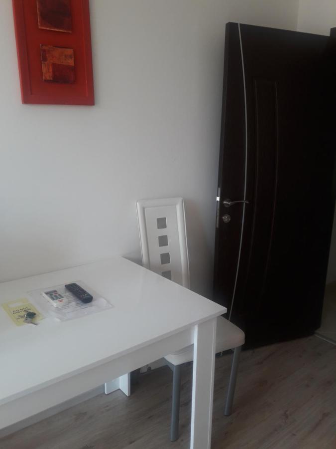 Апартамент Жанет Apartment Поморие Екстериор снимка