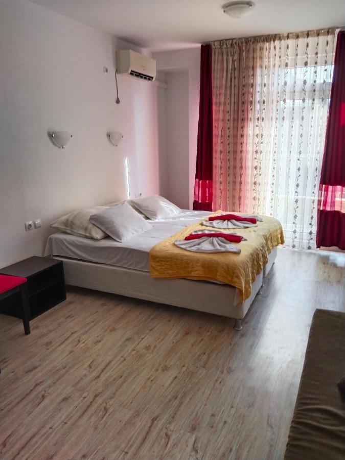 Апартамент Жанет Apartment Поморие Екстериор снимка