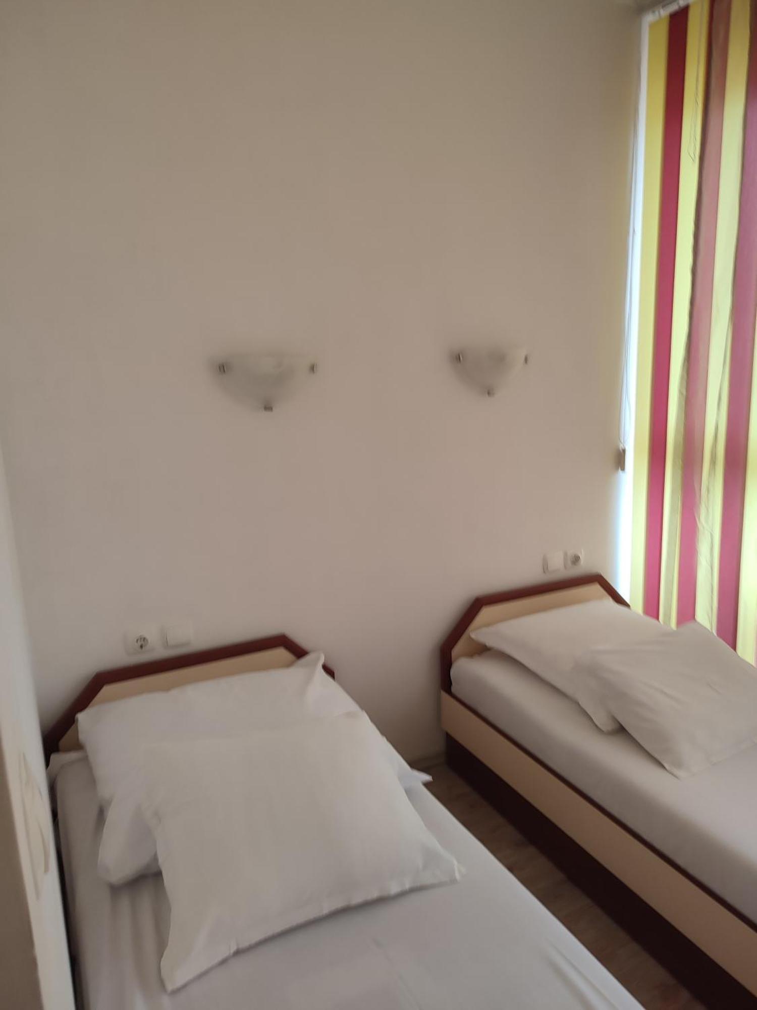 Апартамент Жанет Apartment Поморие Екстериор снимка
