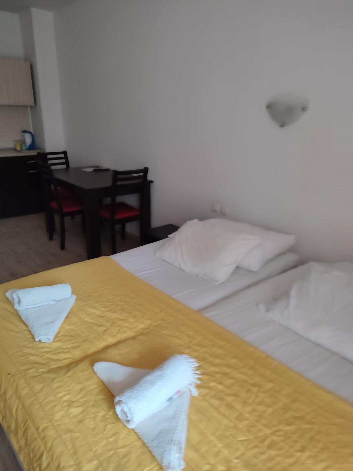 Апартамент Жанет Apartment Поморие Екстериор снимка