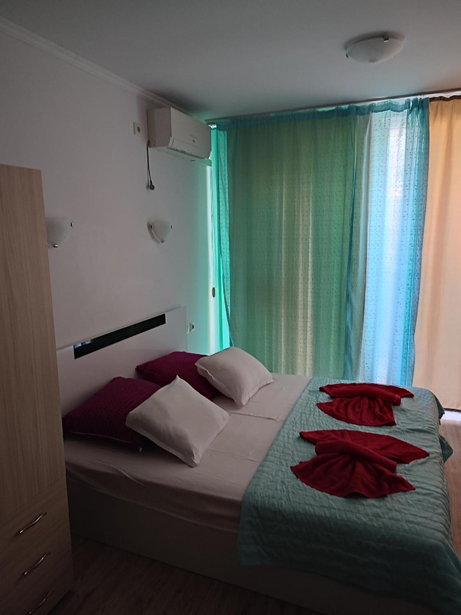 Апартамент Жанет Apartment Поморие Стая снимка