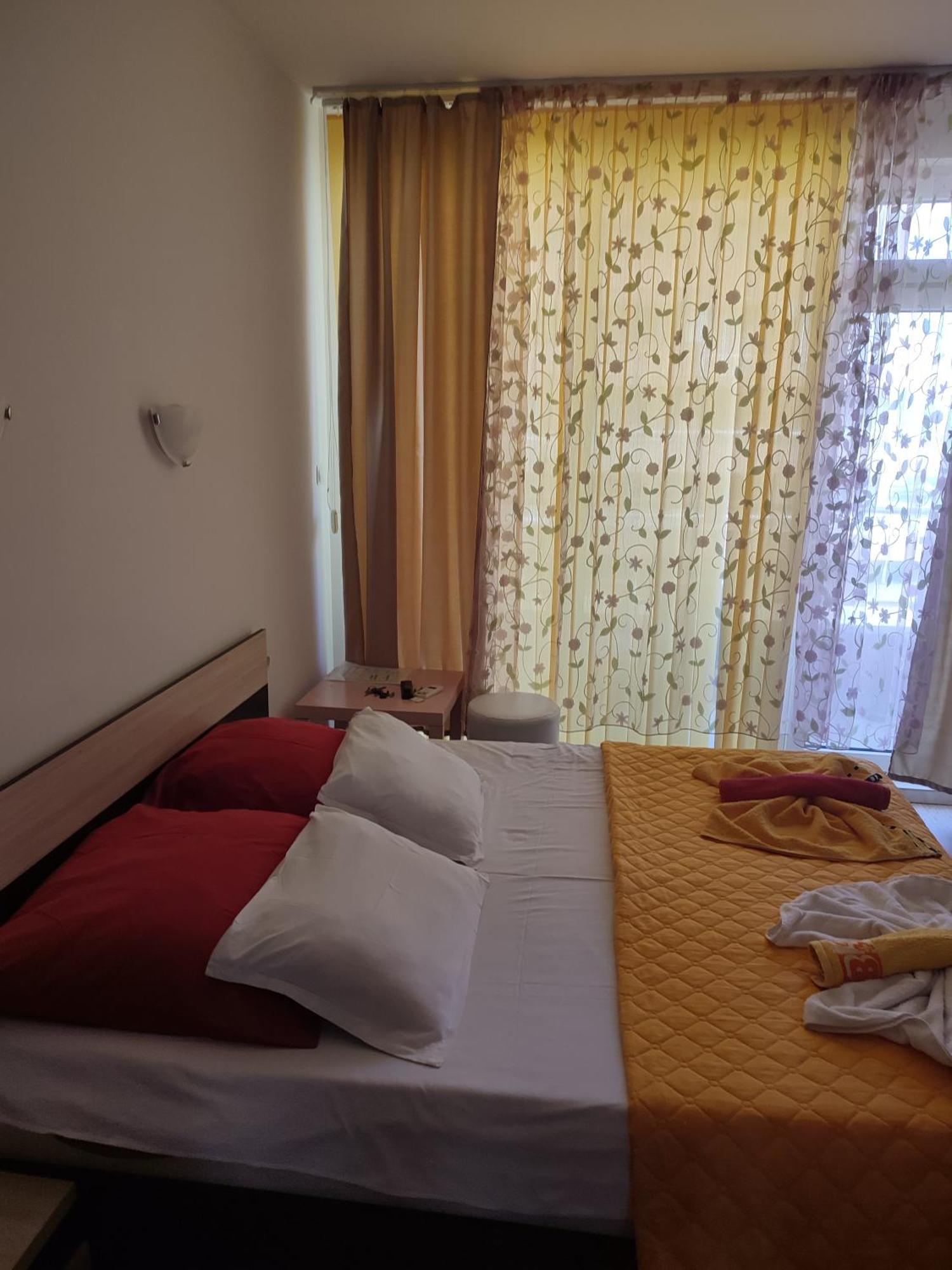 Апартамент Жанет Apartment Поморие Стая снимка
