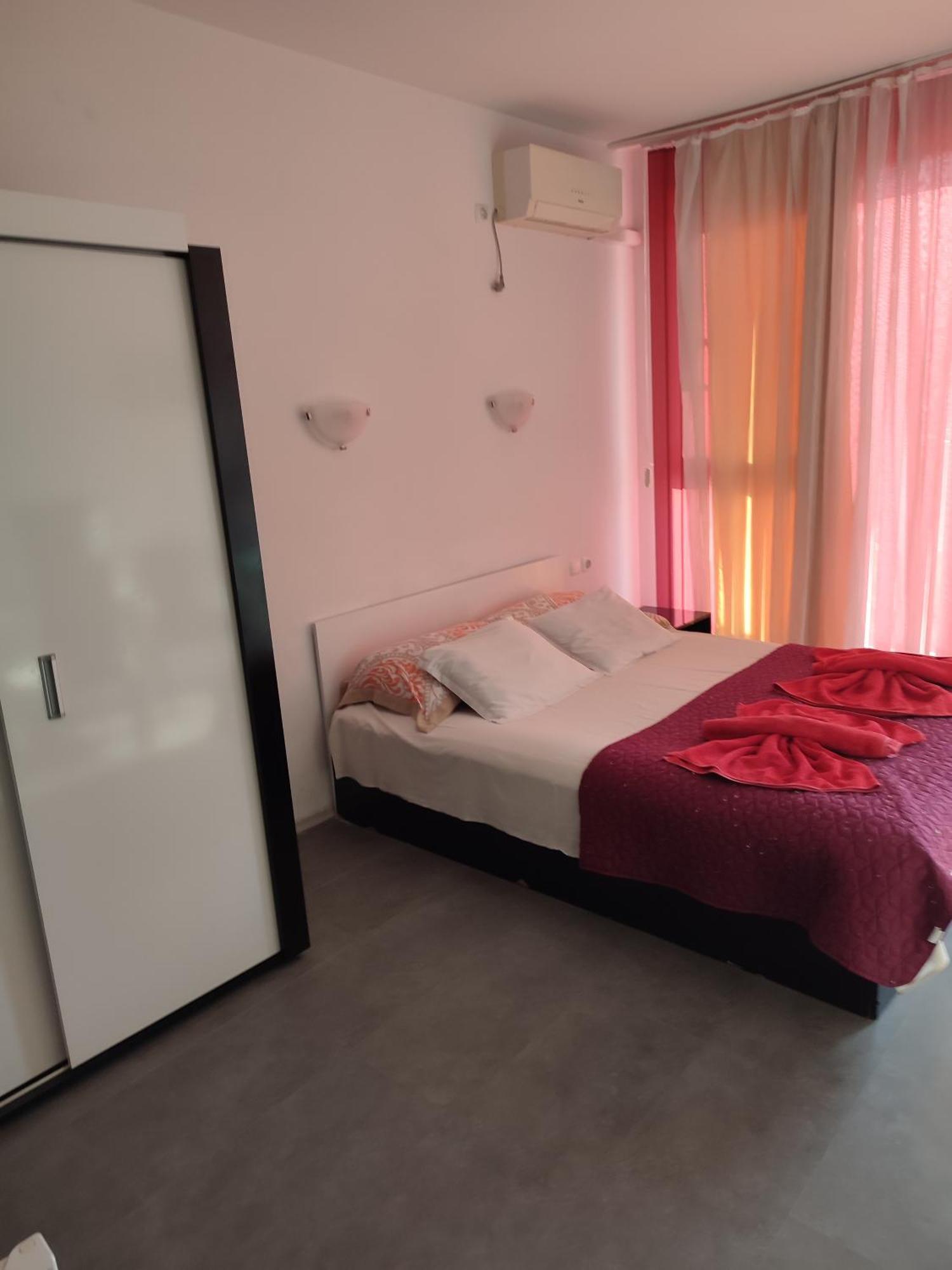 Апартамент Жанет Apartment Поморие Стая снимка