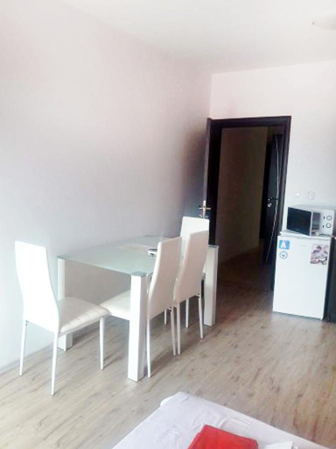 Апартамент Жанет Apartment Поморие Екстериор снимка