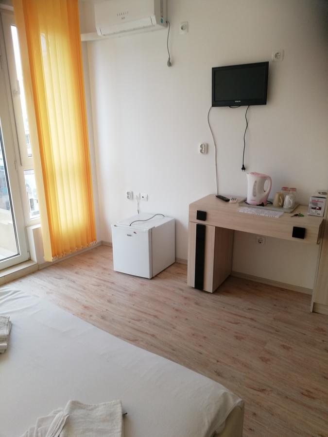 Апартамент Жанет Apartment Поморие Екстериор снимка