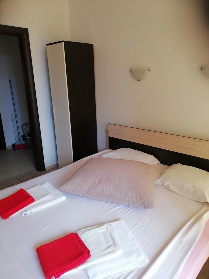 Апартамент Жанет Apartment Поморие Екстериор снимка