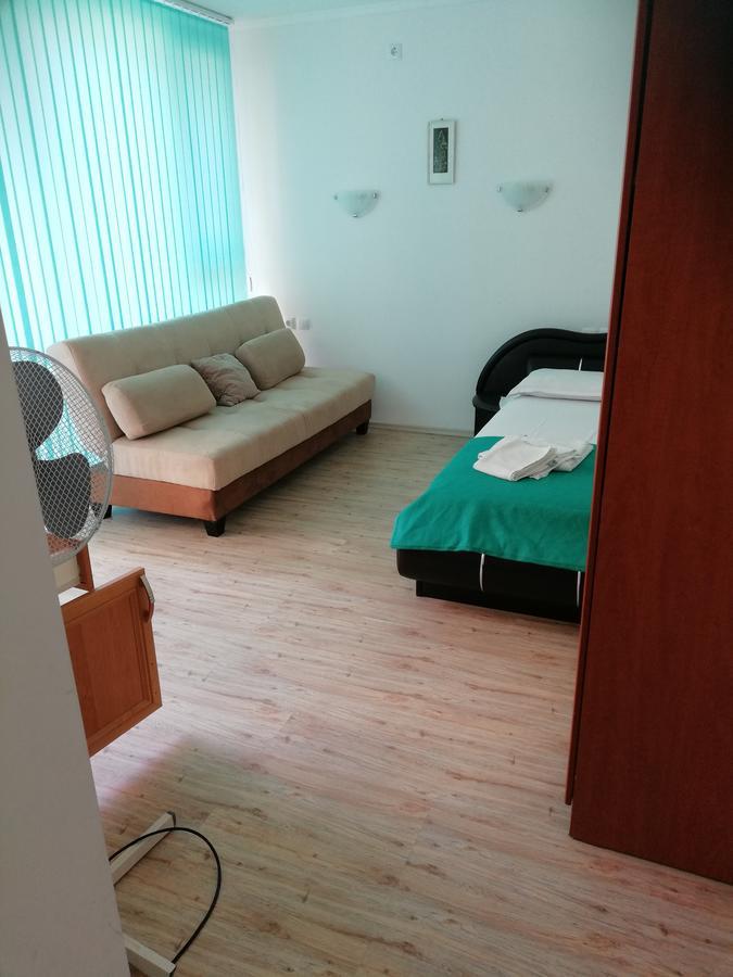 Апартамент Жанет Apartment Поморие Екстериор снимка